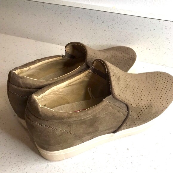 POP Canoe tan wedge slip ons sz 8.5 - Picture 7 of 12